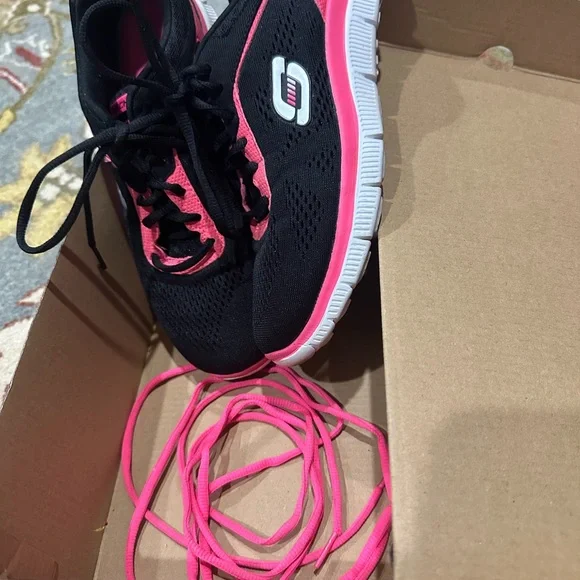 Black and Pink Mesh Athletic Shoes with Cushioned Sole. Excellent condition. - Picture 5 of 8